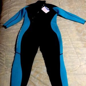 NWT women’s Hevto Wetsuit